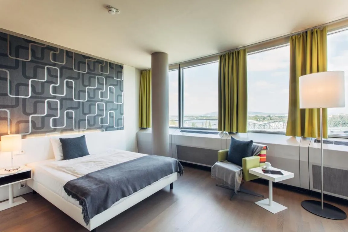 harry’s home hotel & apartments