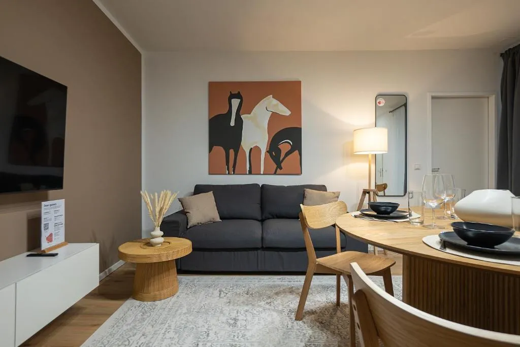 1BR apartment with a Queen-size bed and Terrace – Contactless 24h Check-In
