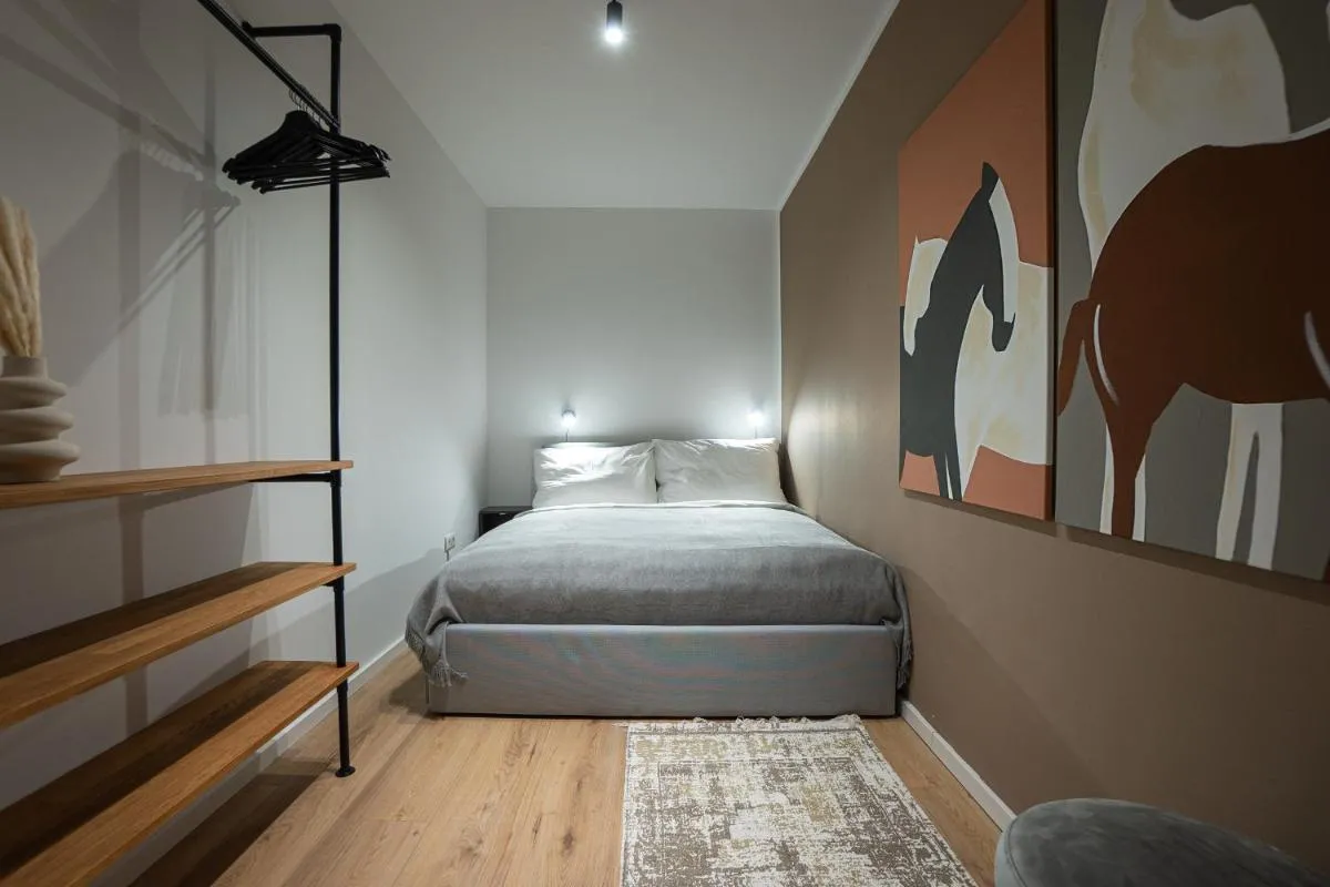 1BR apartment with a Queen-size bed and Terrace – Contactless 24h Check-In - 2