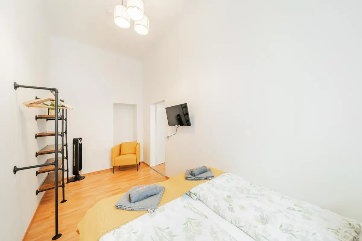 3 Bedrooms – 72sqm – 15 min. City Center - 2