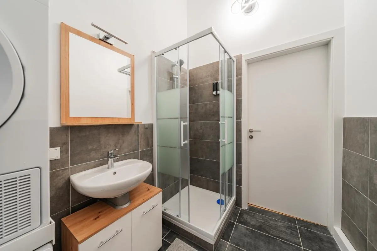 3 Bedrooms – 74sqm – 10 Min. Inner City - 3