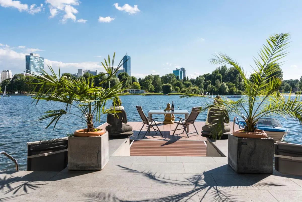 AJO Vienna Beach – Contactless Check-in - 3