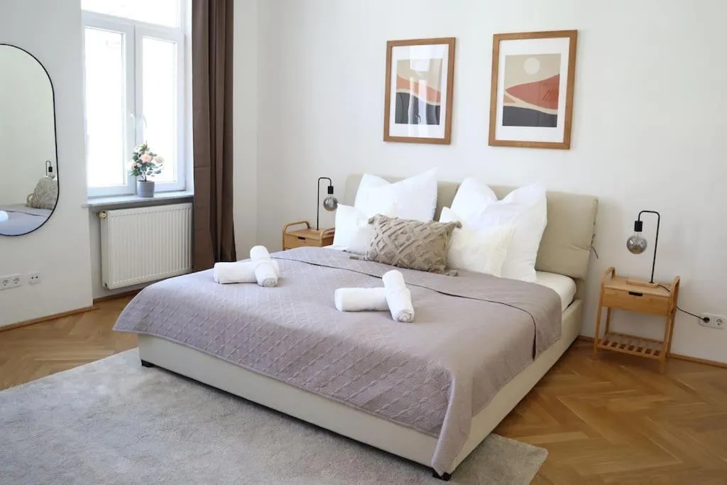 BLOOM – Cozy Apartment, 5 stops to City Center