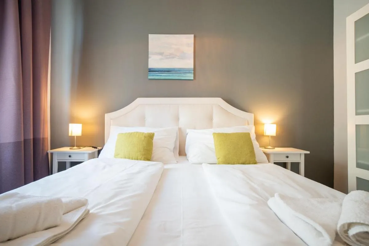 Beautiful New Apartment near City Center - 3