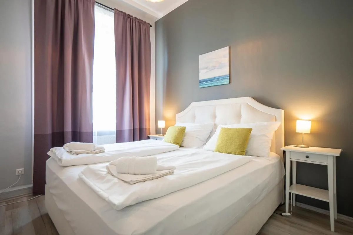 Beautiful New Apartment near City Center - 2
