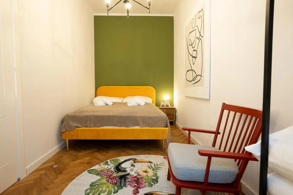 Brand new 2-room central apartment - 3
