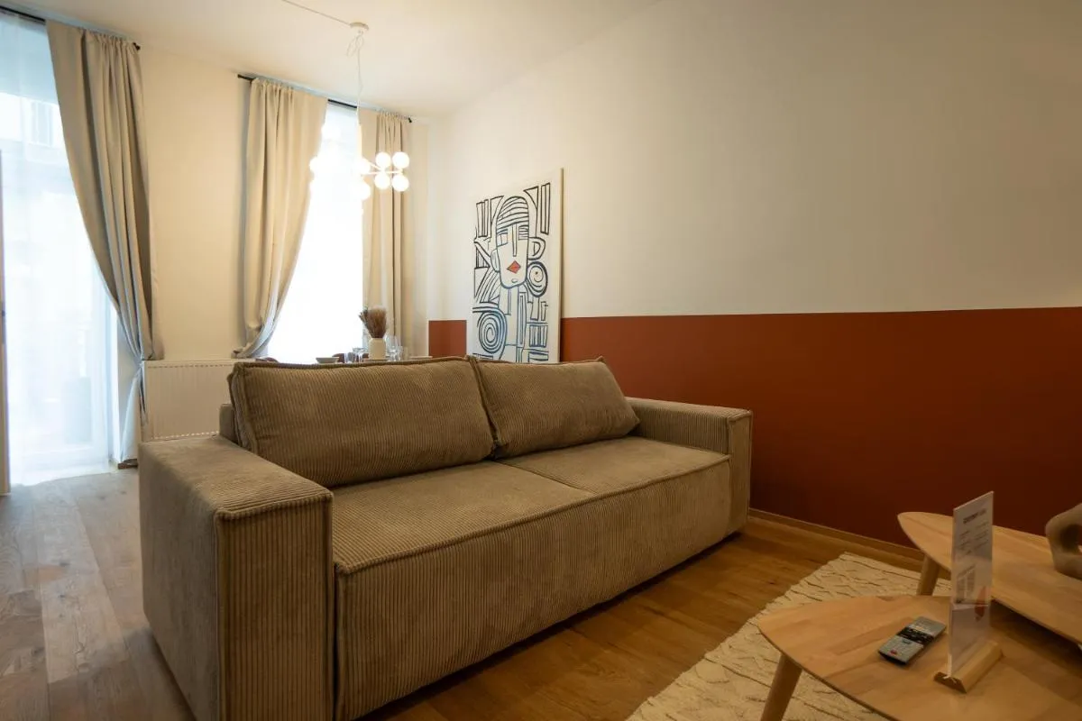 Bright, modern and central flat with a terrace - 2