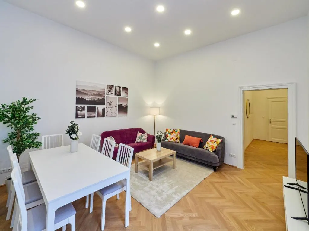 Central Premium Apartment BG