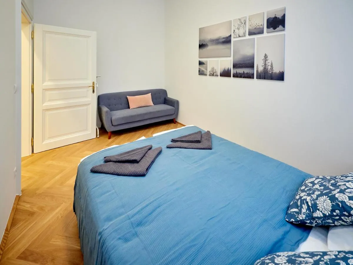 Central Premium Apartment BG - 2