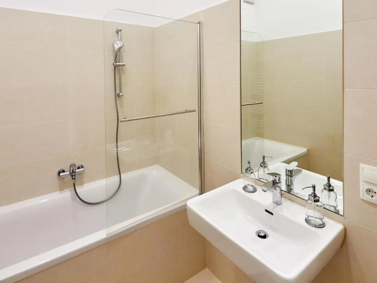 Central Premium Apartment BG - 3