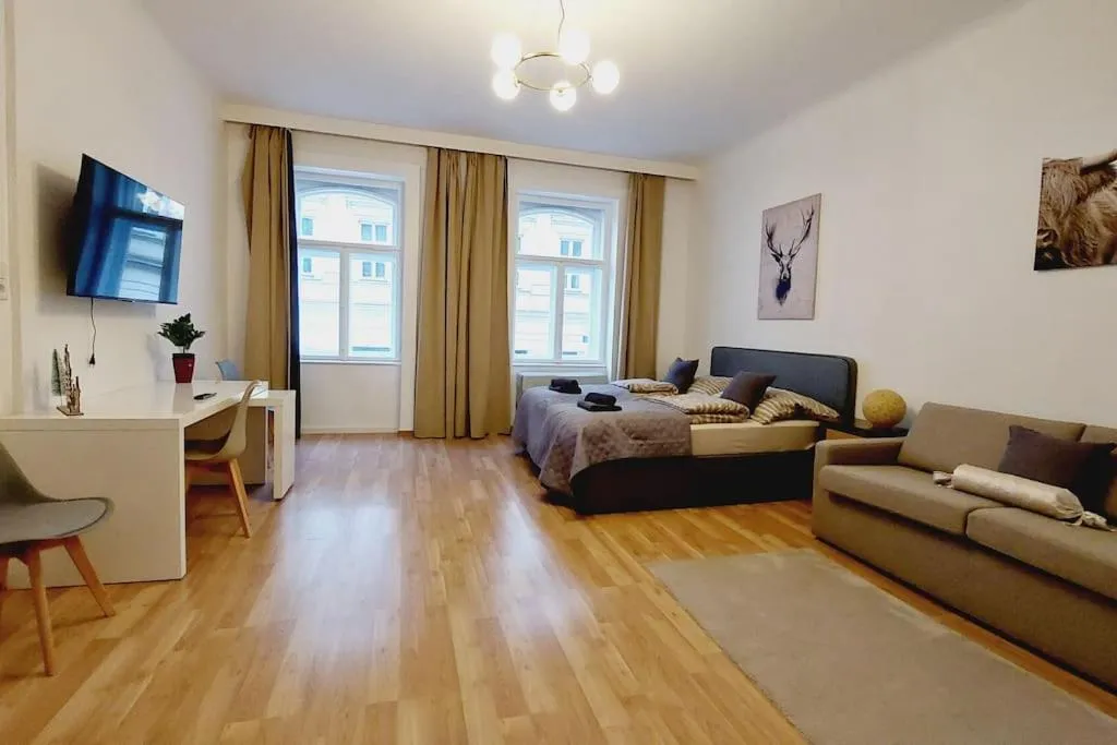 Central & Spacious CheckInVienna Apartment - 3