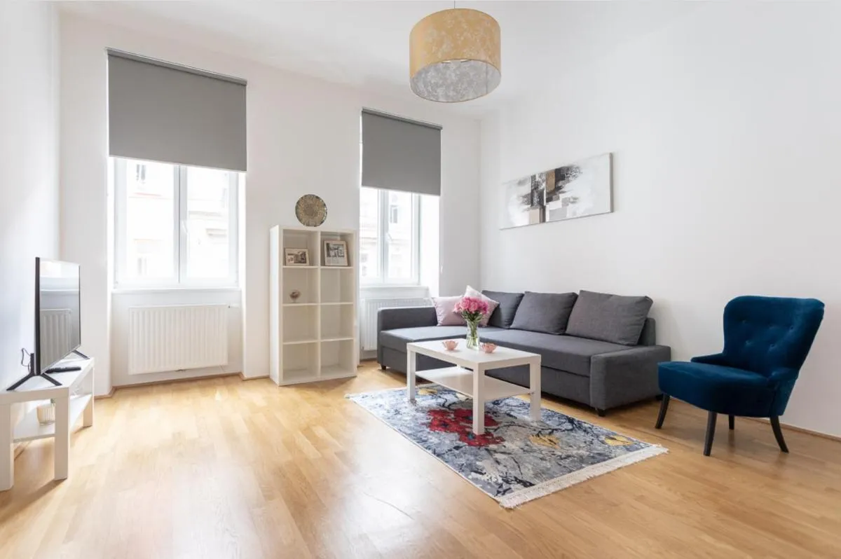 Charming Flat & Balcony near CentralStation Apt 5 - 2