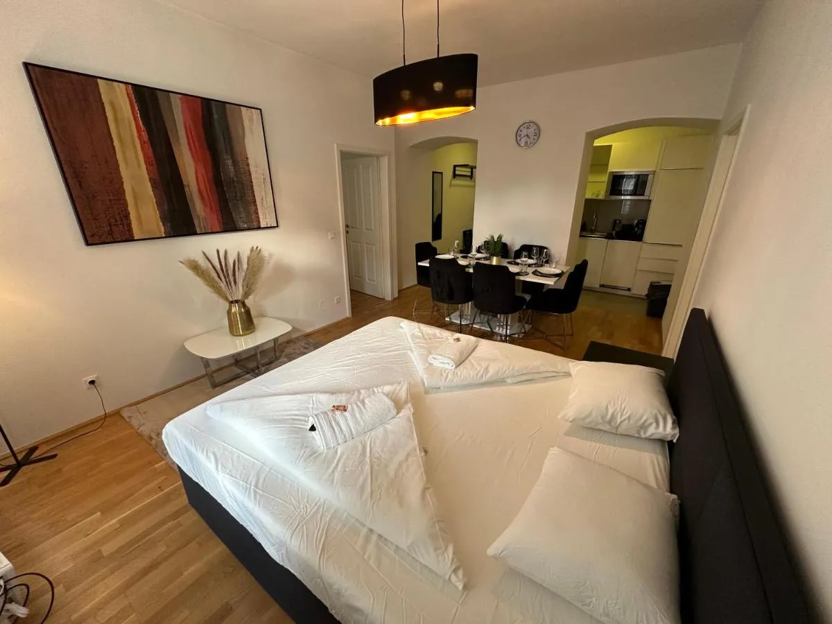 Cozy Three-Room Apartment 14 - 3