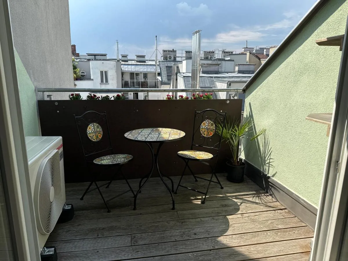 Dachgeschoss für 4 mit Terrasse - 2