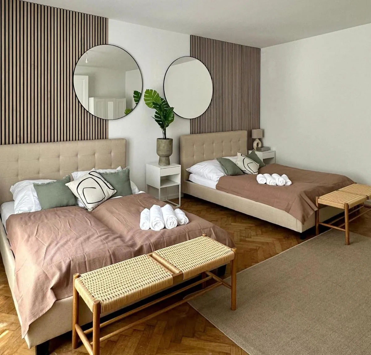 Designer Apartment Near Main Station - 2