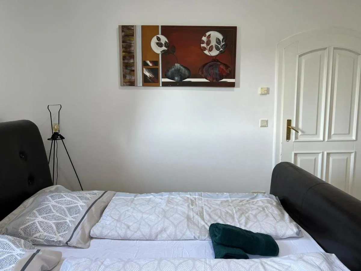 Exquisite Home w/ Free Parking – suitable for 16p+ - 3