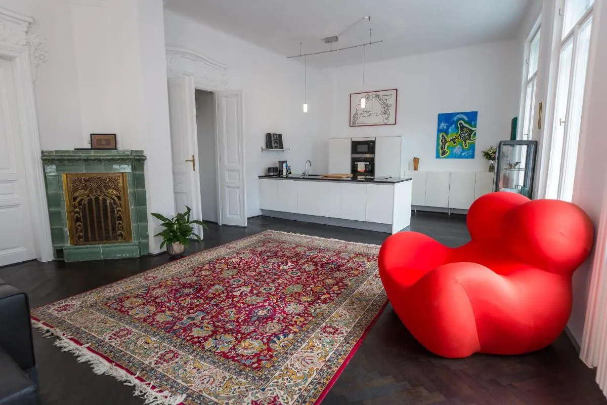 Grand Soho Apartment - 3