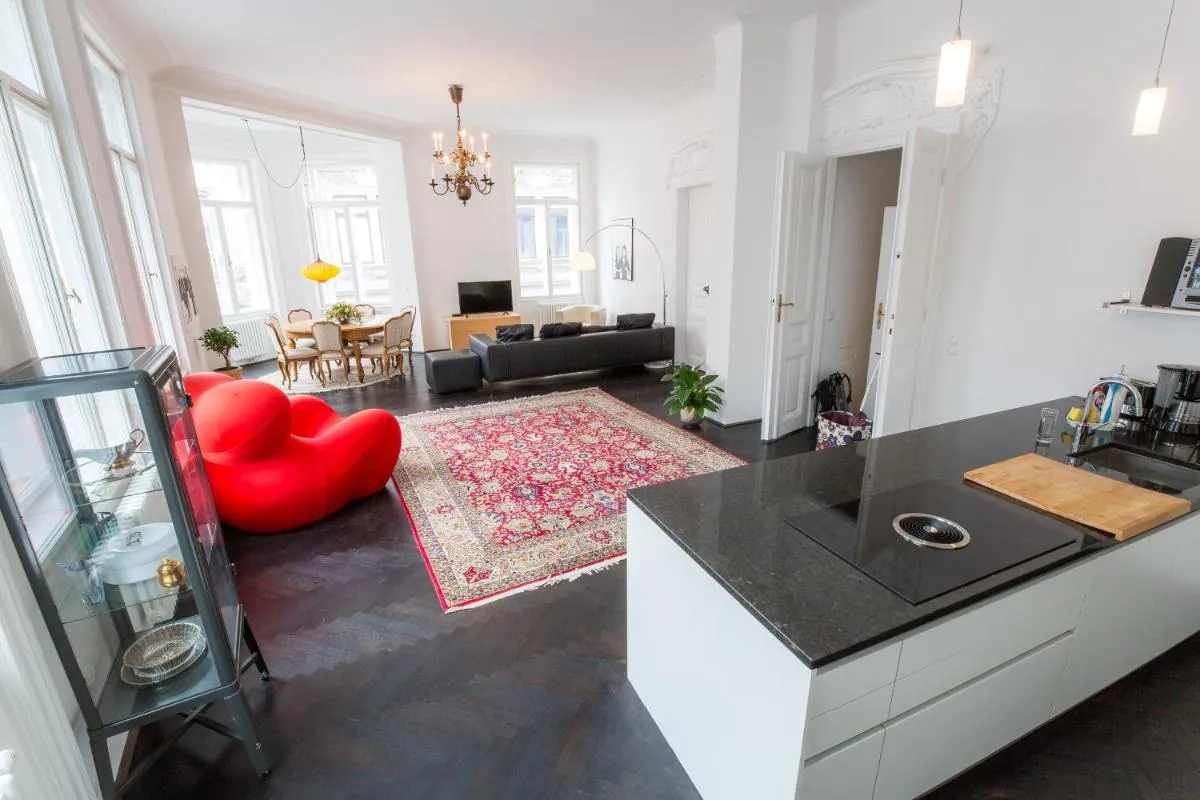 Grand Soho Apartment - 2