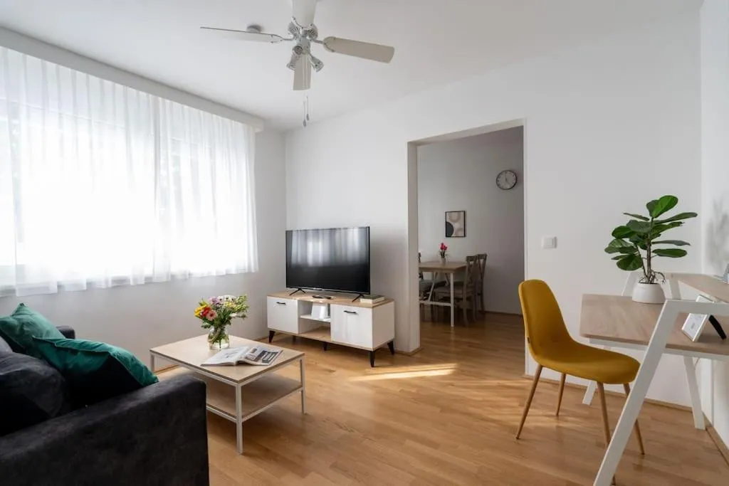 HM • 1BR Haven with Swift City Access