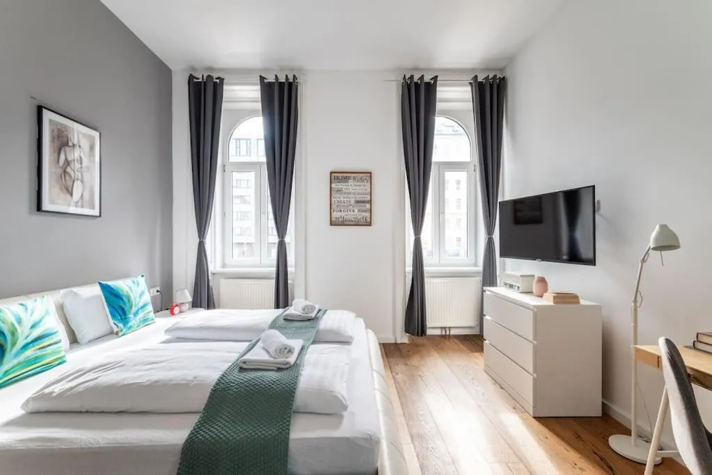 HM • Cool 1BR Near Metro & Center - 2