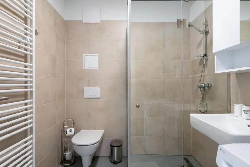 HM • Elegant 1BR Flat with Balcony - 3