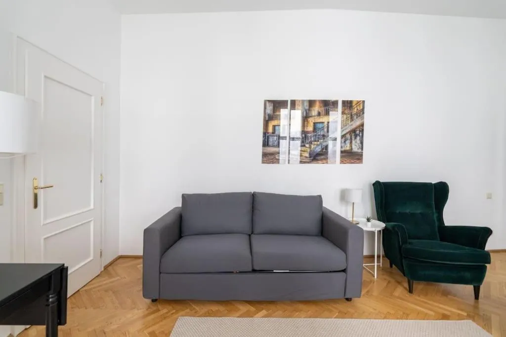 Historic Heart Apartment Vienna - 3