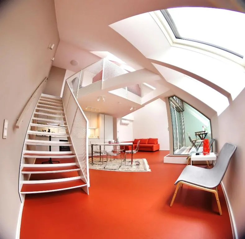 JULIUS 1 – Duplex apartment 5 mins to city center
