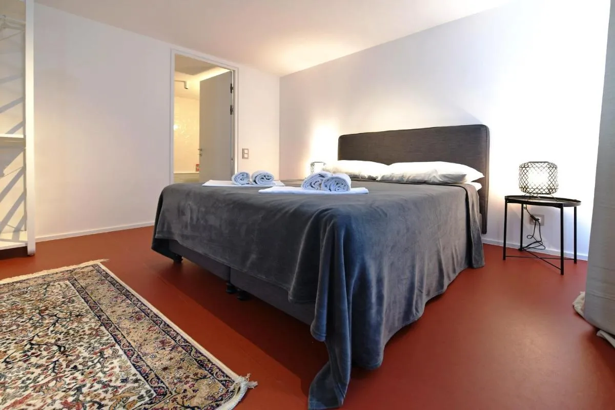 JULIUS 1 – Duplex apartment 5 mins to city center - 2