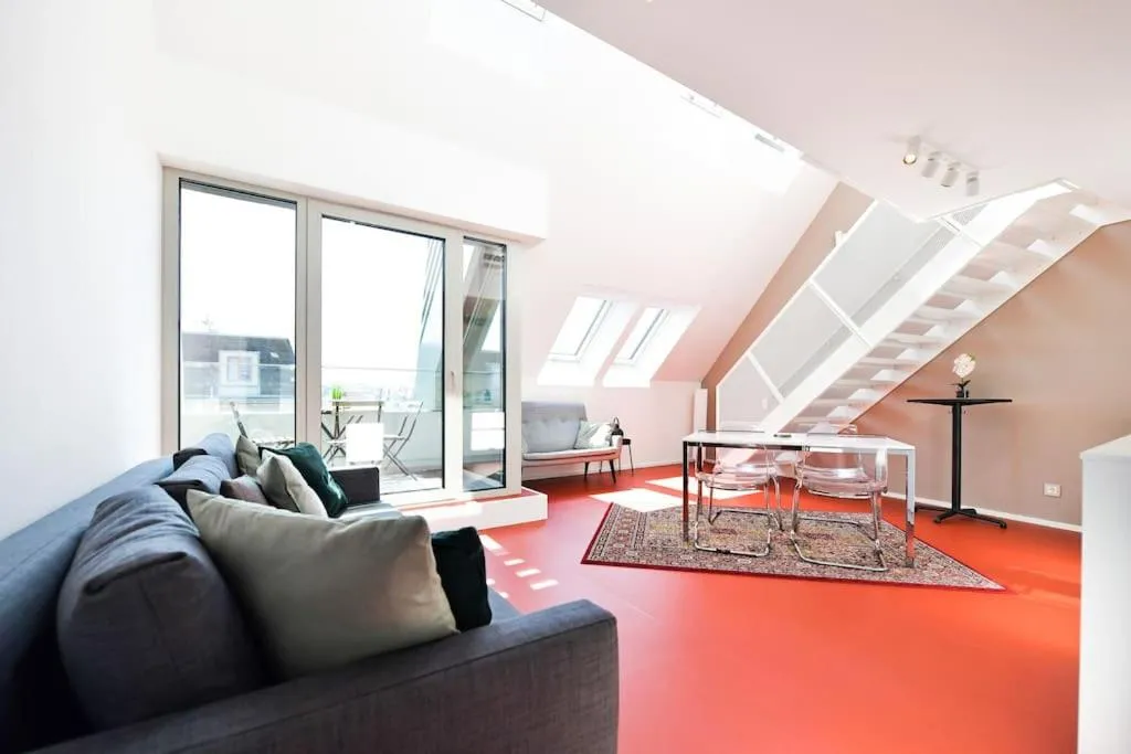 JULIUS 5 – Duplex Apartment 5 Mins to City Center