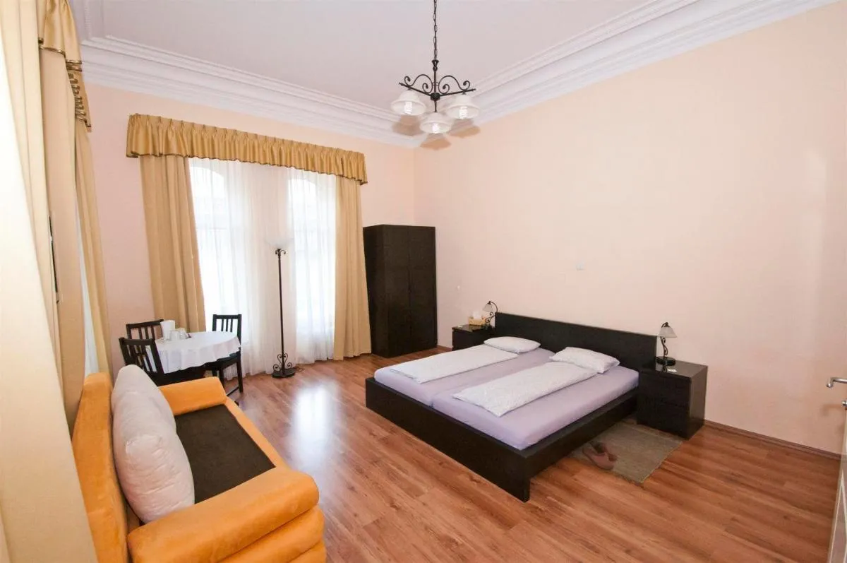 K+T Boardinghouse - 3
