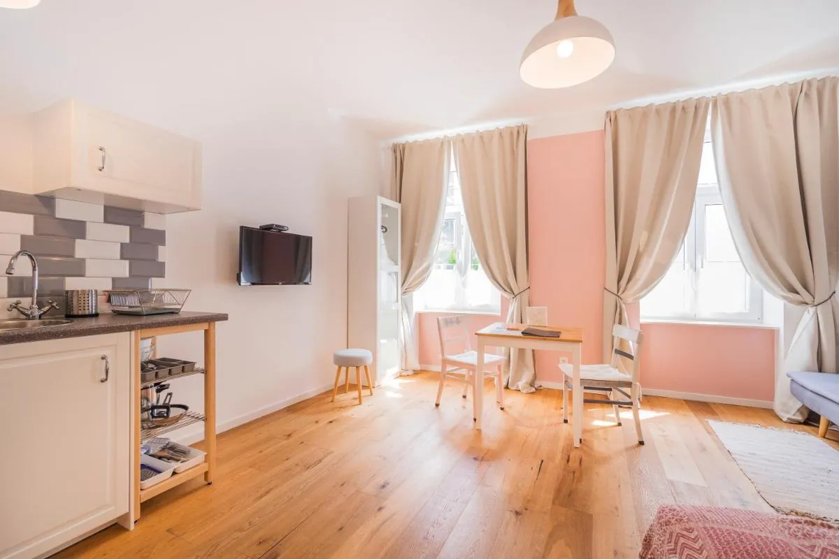 La Perla Vintage-Apartments - 3