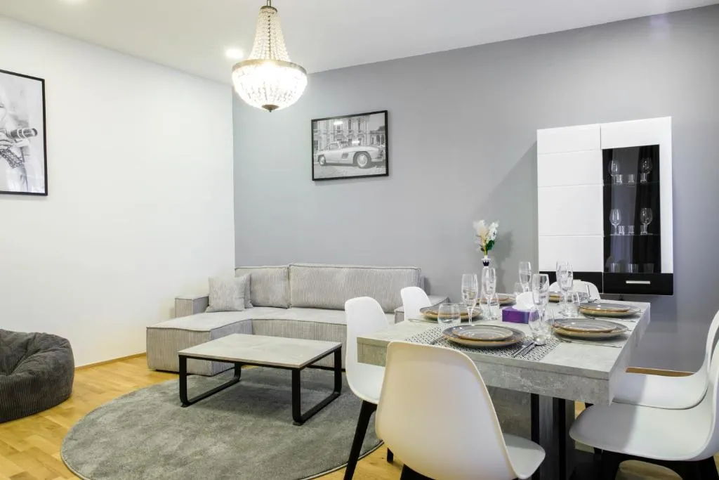 Lé David City Apartments 1020