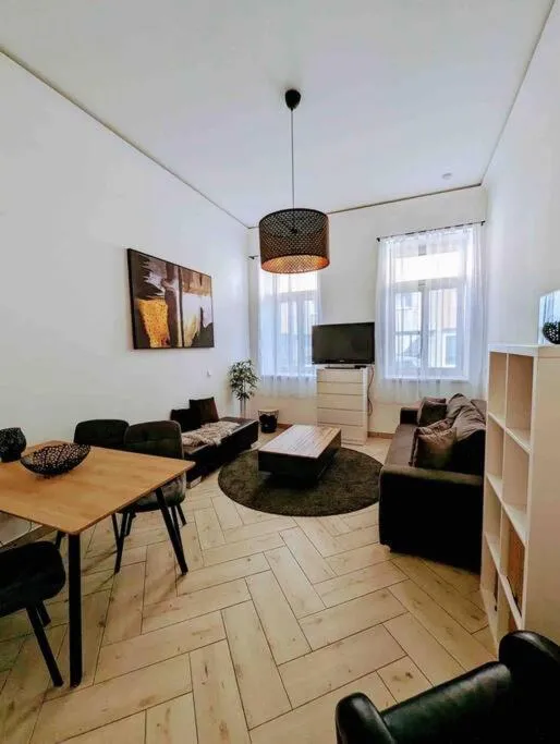 Luxury CityApartment 2 - 3