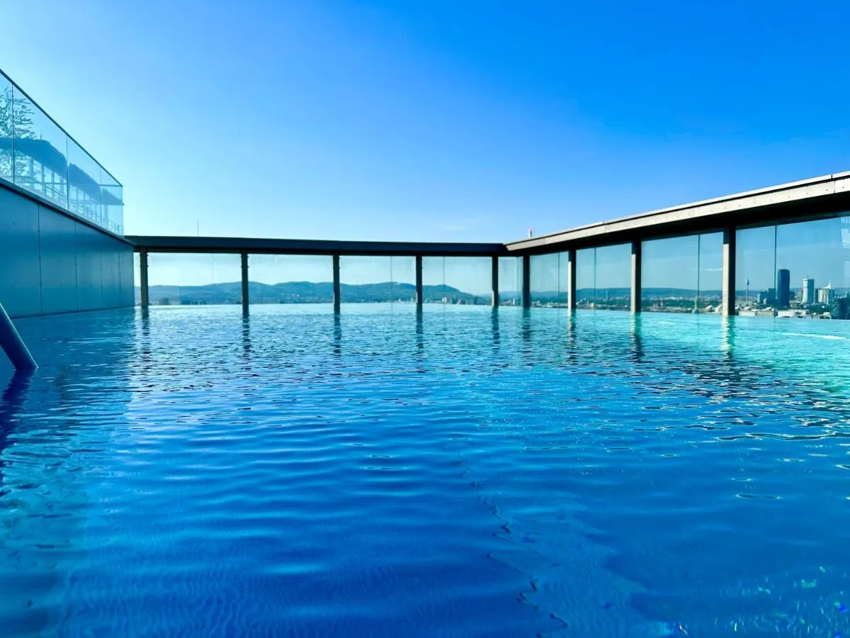 Luxury Penthouse I Rooftop Pool I Self Check-in - 3