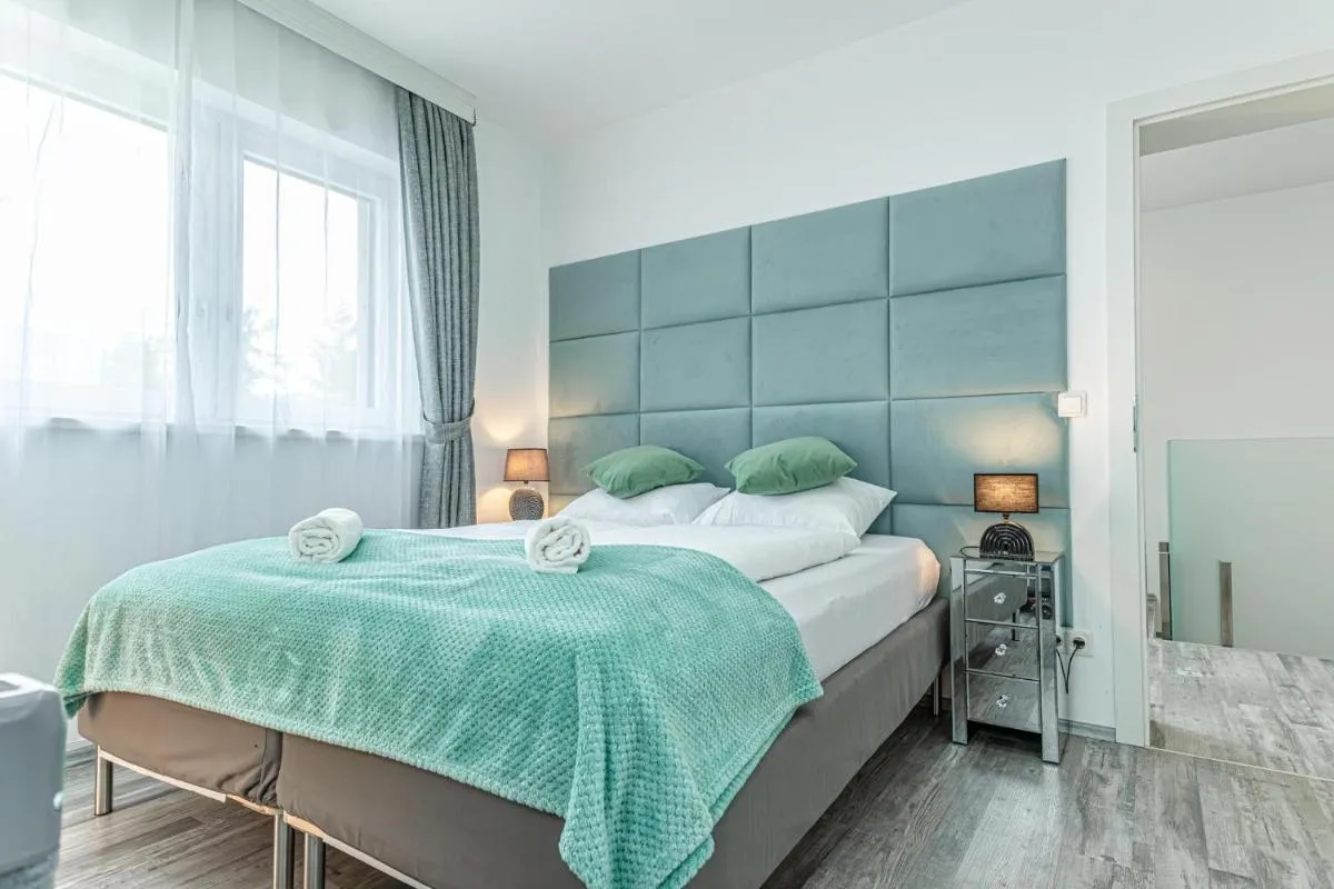 Luxury Vienna 6BR-4BA Villa with Private Pool & Sauna – Pets allowed - 2