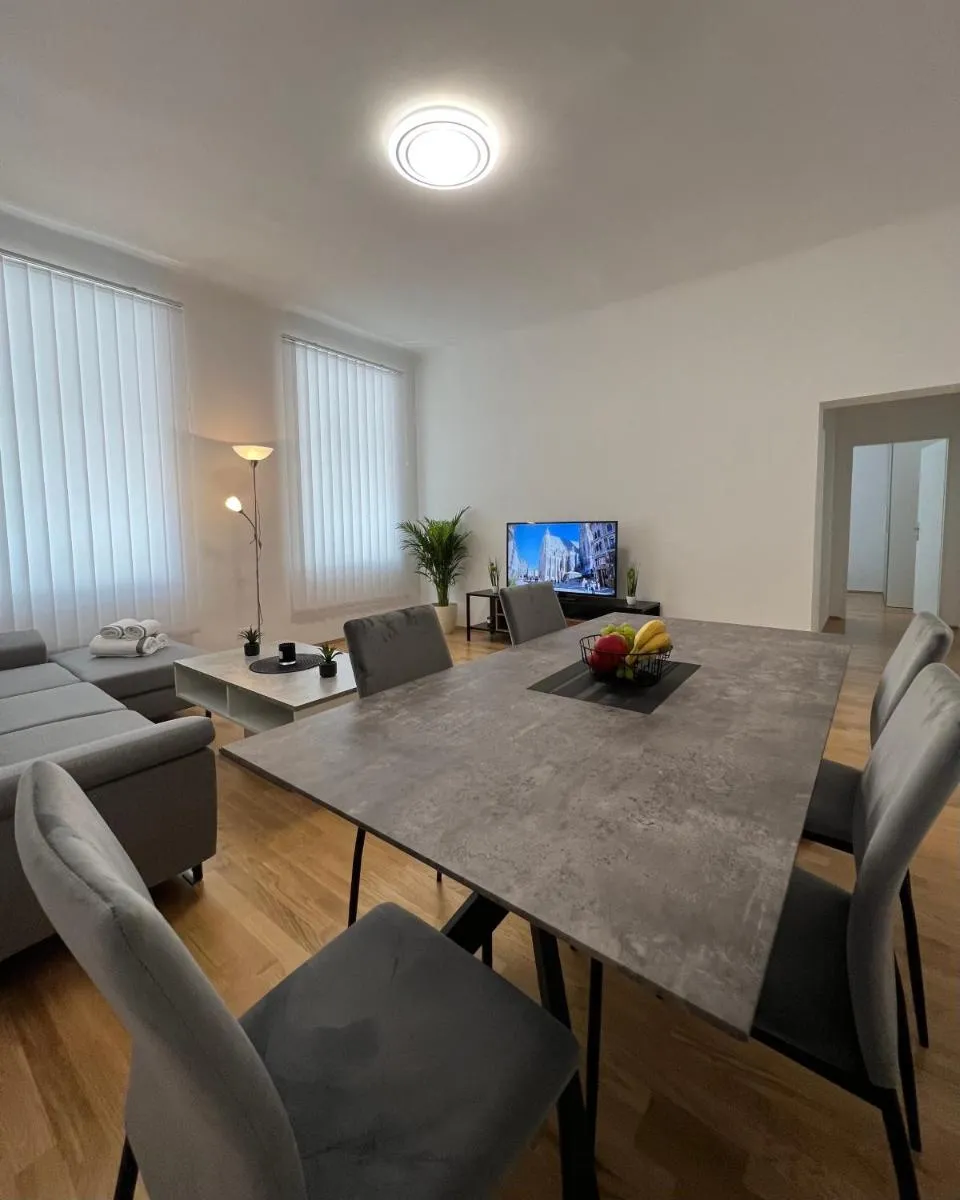 Modernes Juwel in zentraler Lage - 2