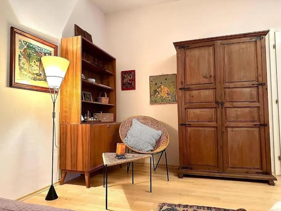Next To First District, Traditional Vienna Apartment - 3