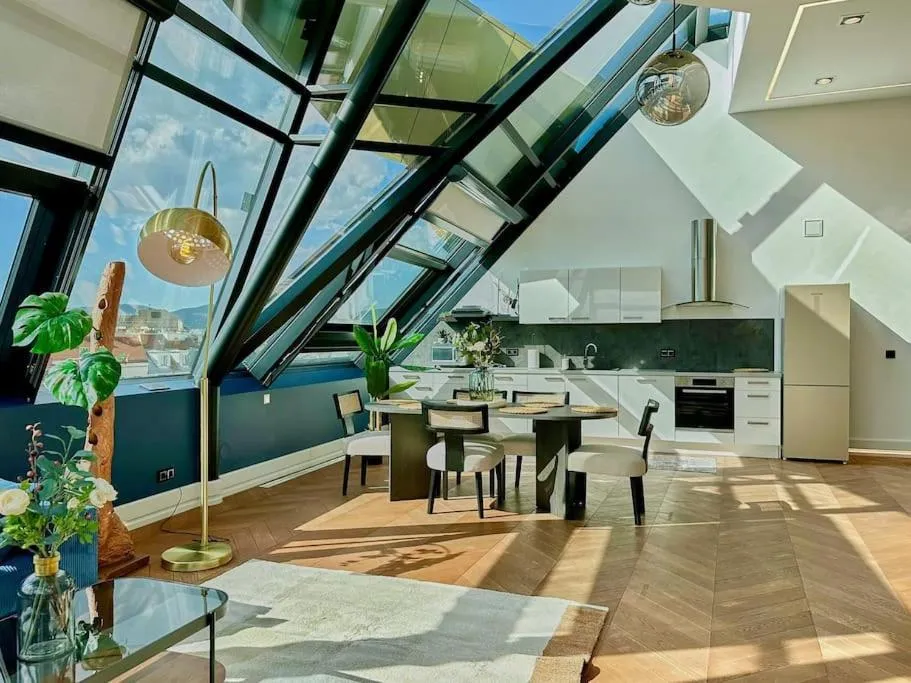 Next to Augarten I Penthouse I Rooftop Terrace I