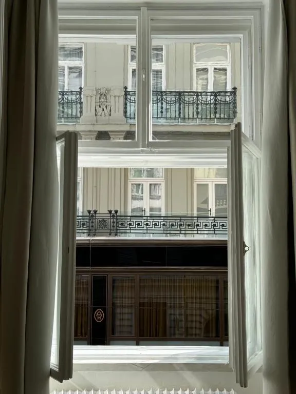 Opera Vienna Apartment