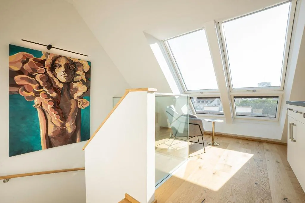 OrestaLiving – Penthouse with designer renovation