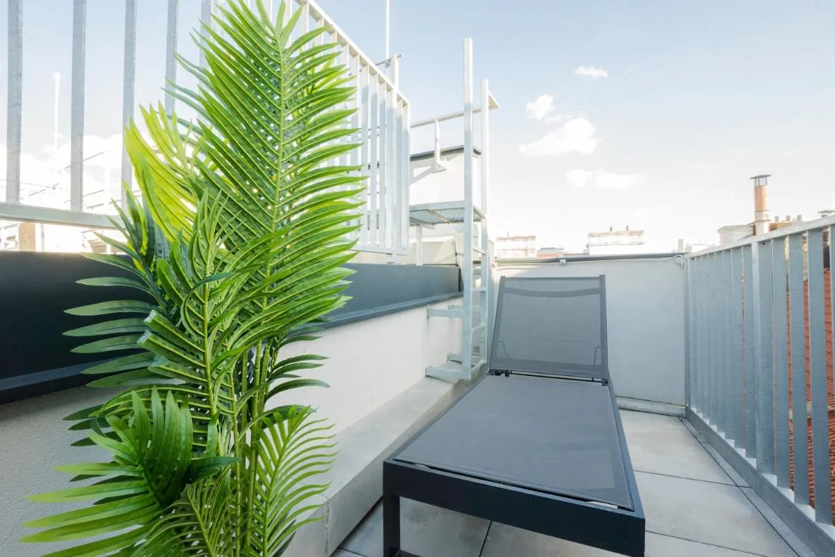 OrestaLiving – Penthouse with designer renovation - 3