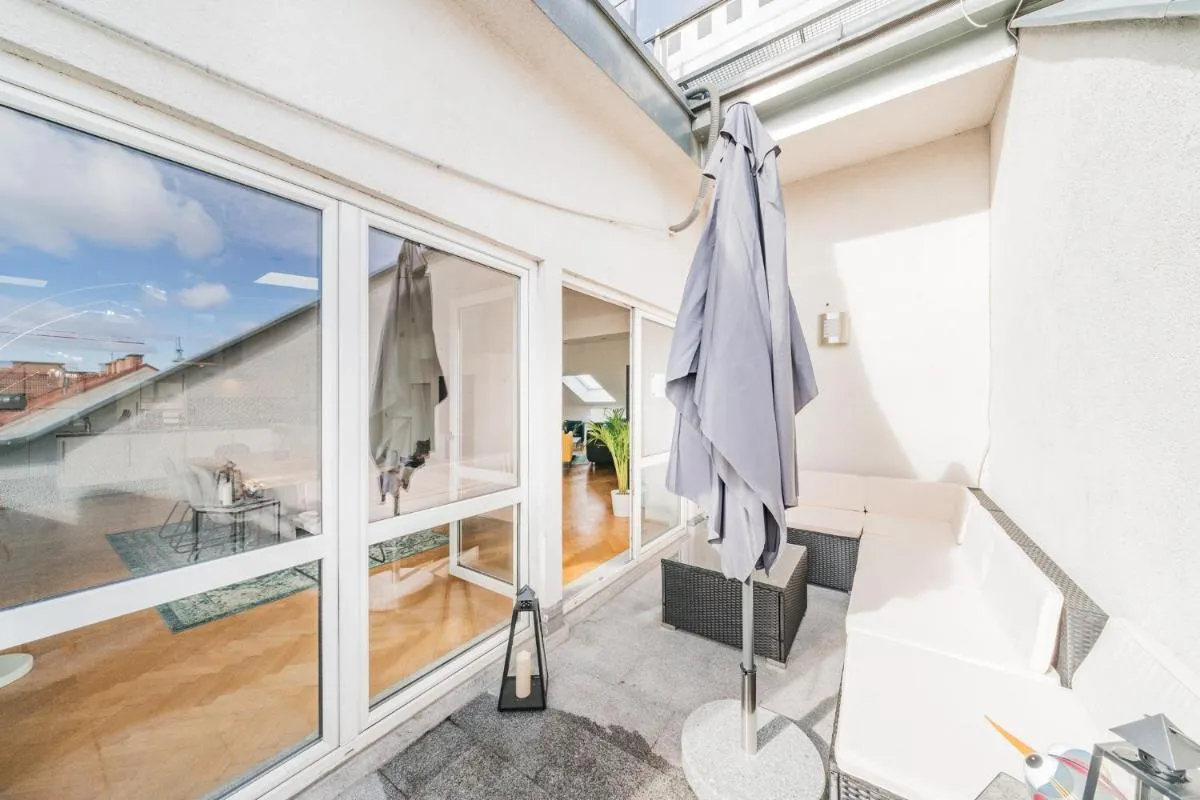 Penthouse apartment – Sauna – Terrasse – Kamin – AC - 2
