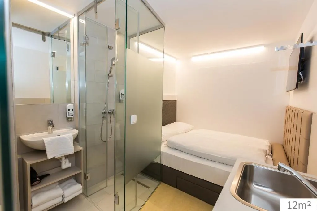 Smart Nano Living – Wien Hauptbahnhof – self check-in