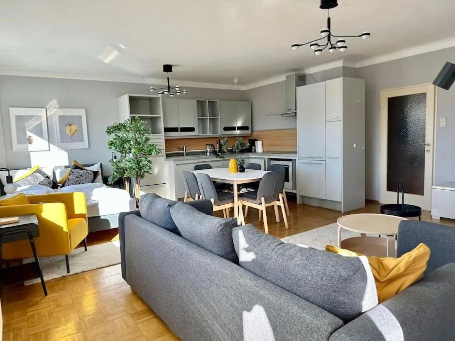 Spacious Apartment with Balcony close to Wiener Riesenrad - 2