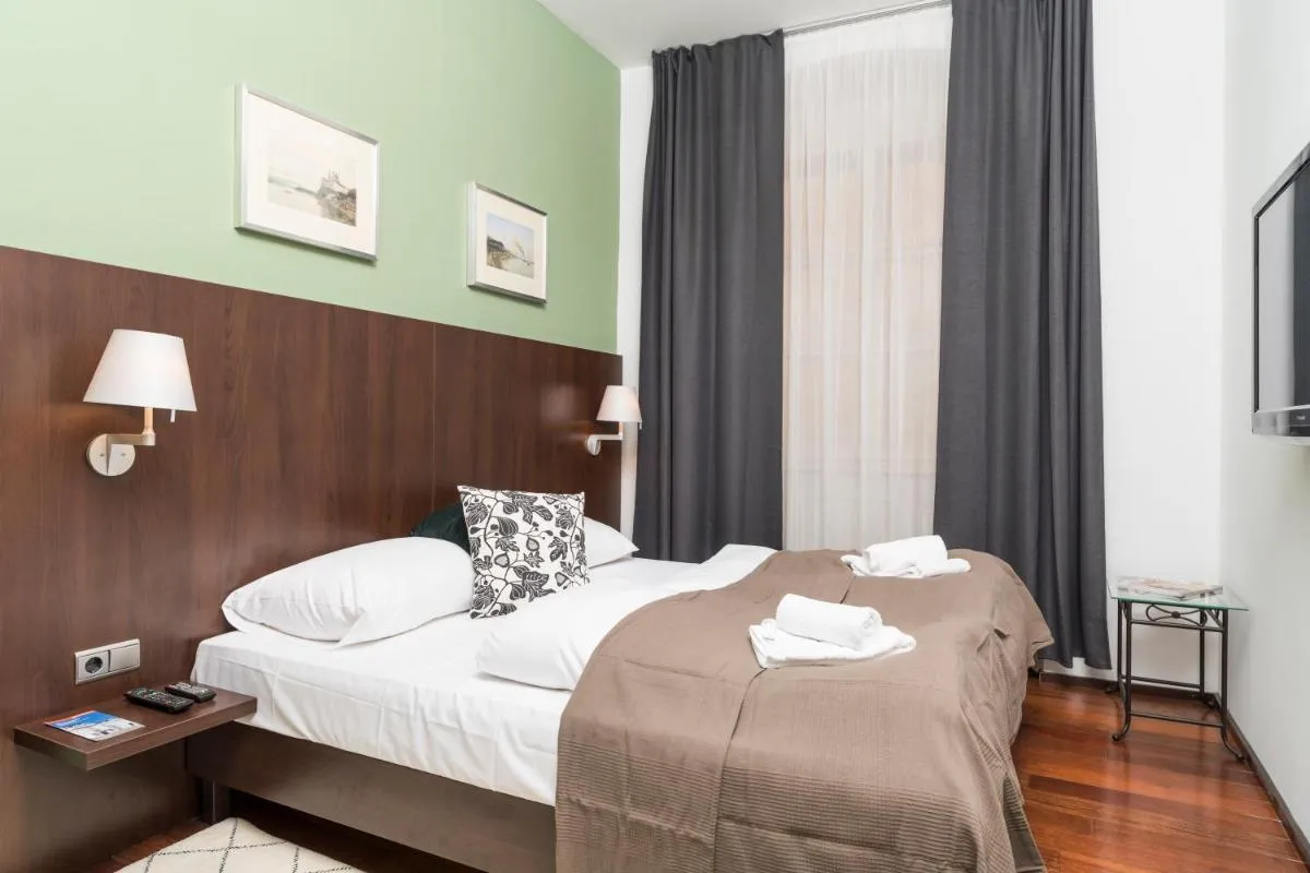 Stephansdom Premium Apartments - 3