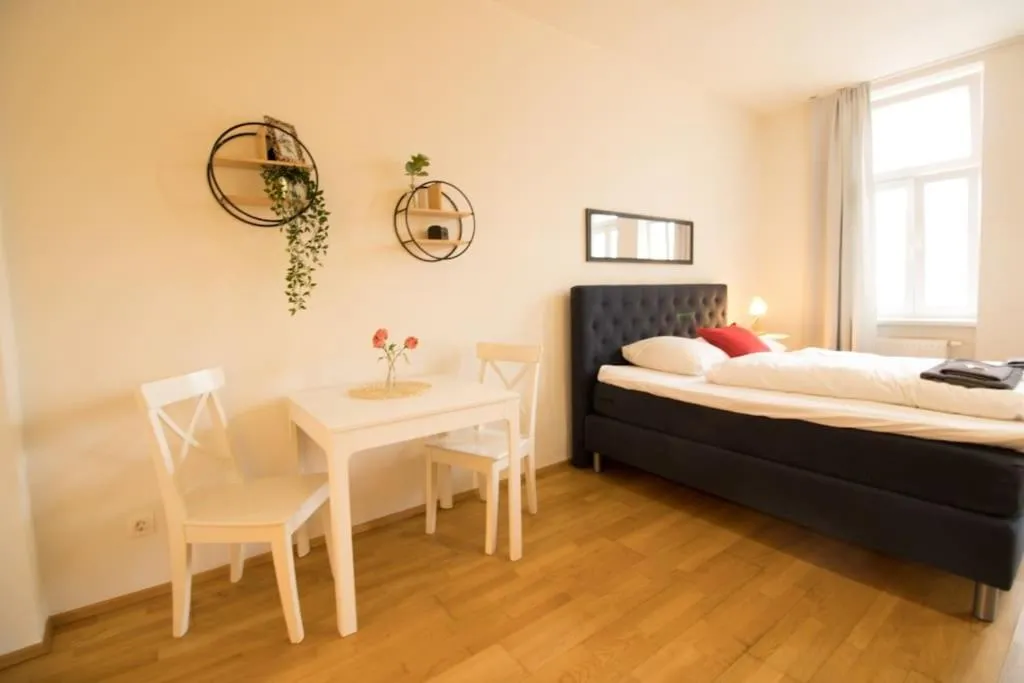 Studio-Apartment between Schoenbrunn & the City Center (20) - 2