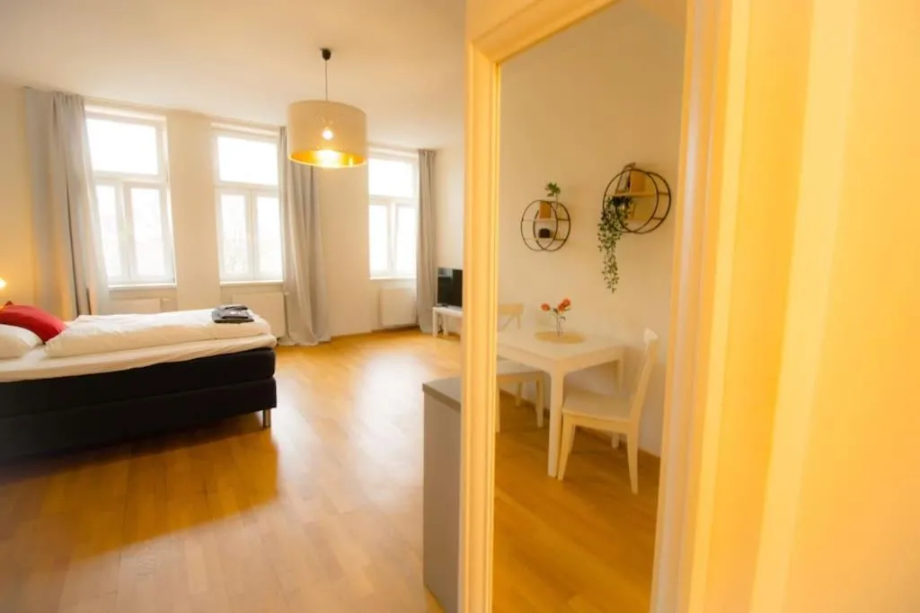 Studio-Apartment between Schoenbrunn & the City Center (20) - 3
