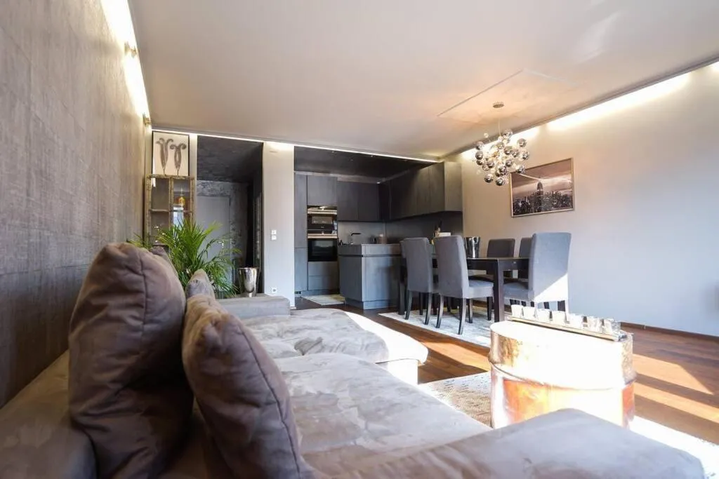Stunning High-End 2 bedroom condo near City Center - 3