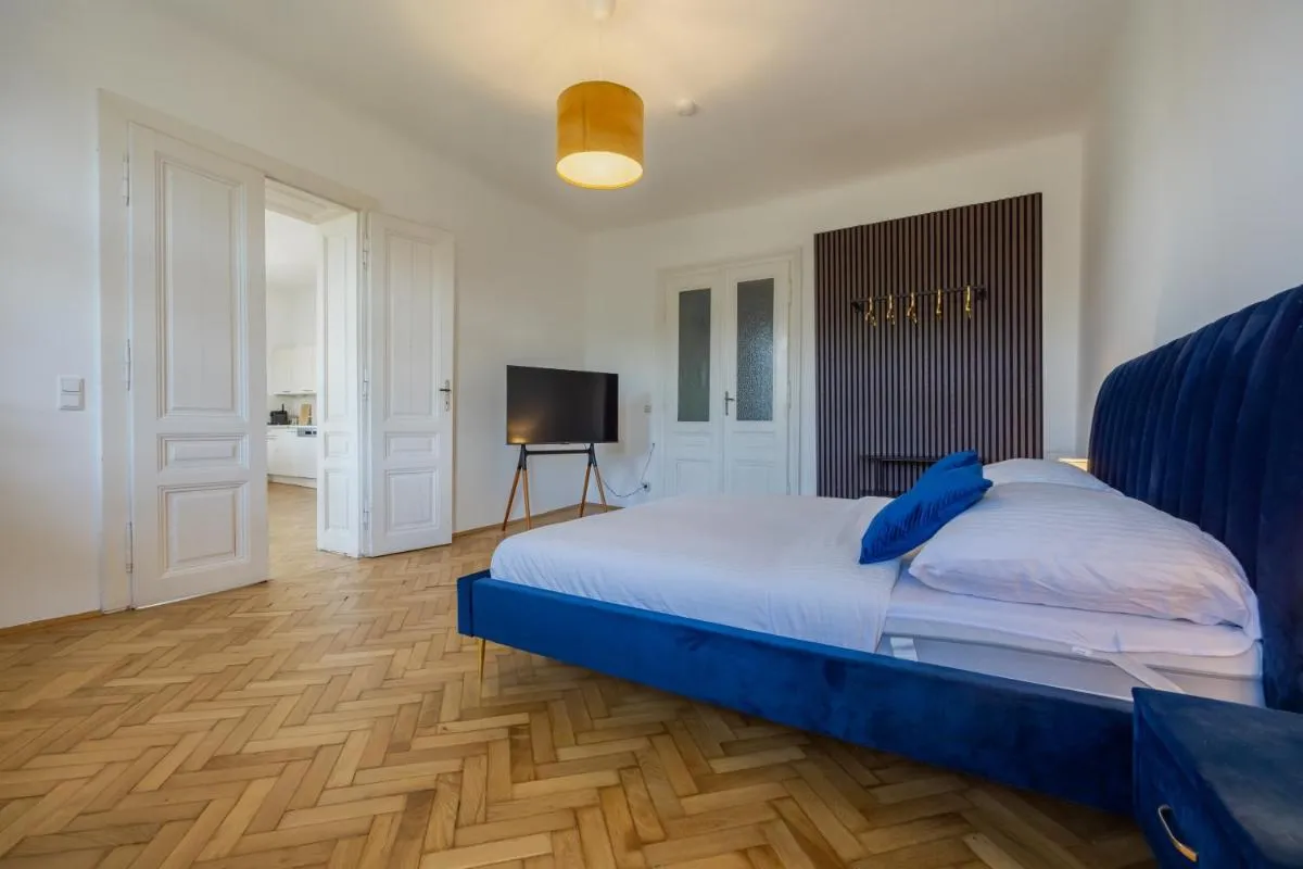 Stylish Vienna Apartment: Metro Access, and City Center All in One - 3