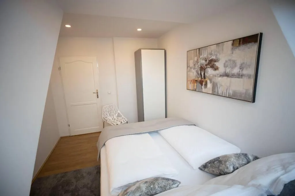 Sunny & large Penthouse with View above Vienna DG6 - 2